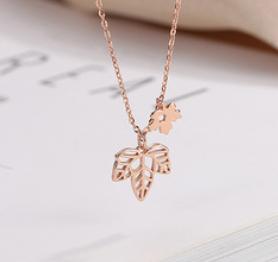 Nuova collana in oro rosa semplice resistente alle allergie in argento sterling S925 foglia d'acero per le donne