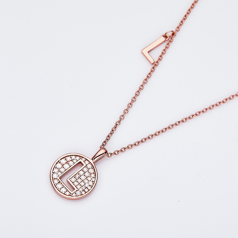 Serie alfabetica L Bella collana in oro rosa