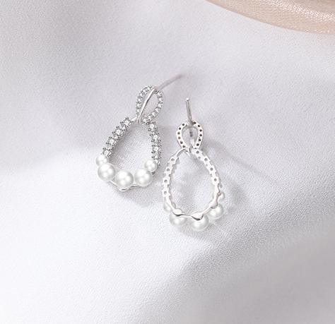 Eleganti orecchini da donna in argento sterling 925 con perle moissanite placcate oro