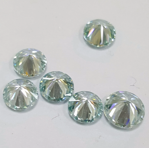 4,0-5,0 mm Moissanite verde DEF di alta qualità a taglio brillante rotondo per la creazione di gioielli