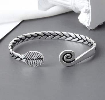 Bracciale con personalità aperta in argento tailandese antico