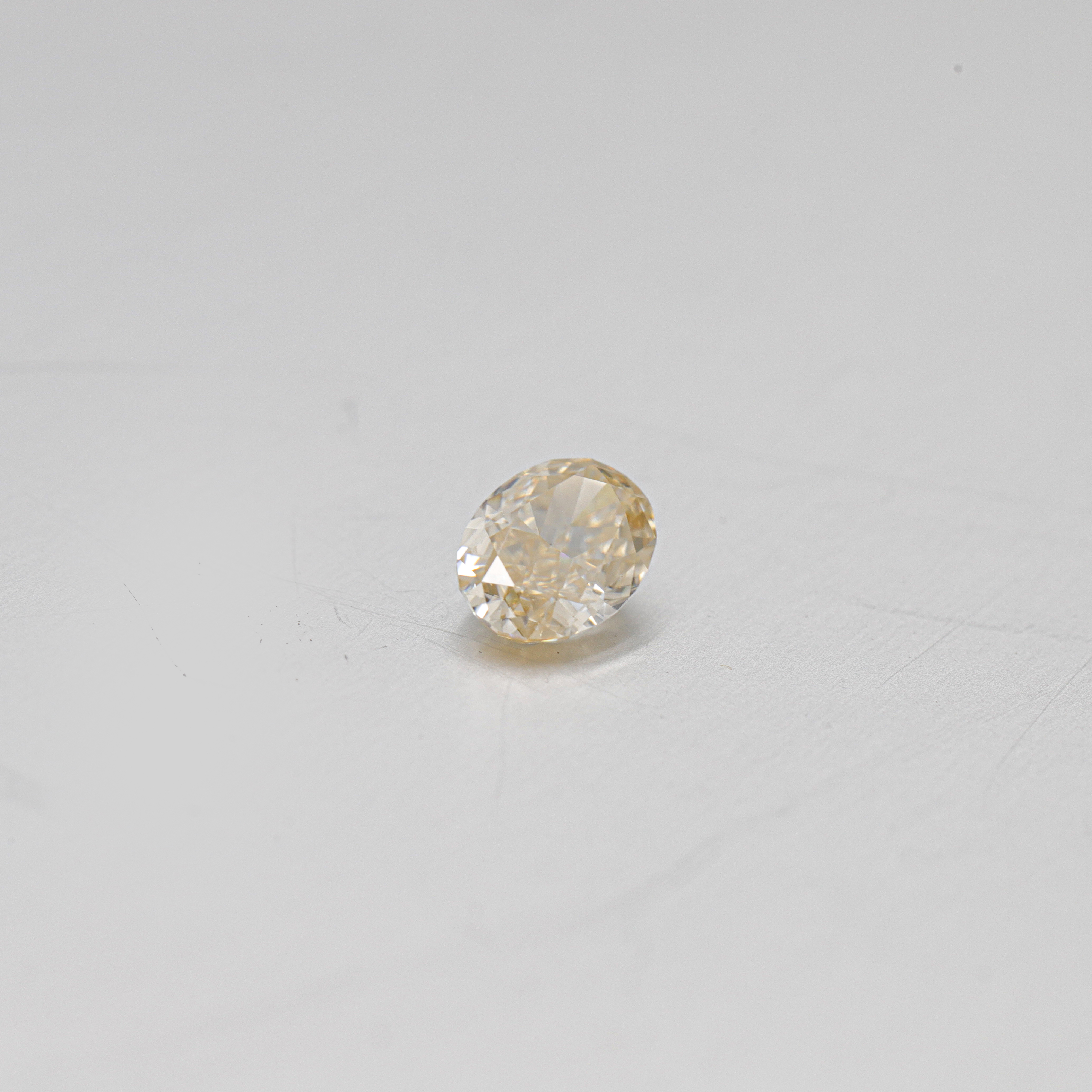 Diamante coltivato in laboratorio all'ingrosso Moissanite Champagne Color Vvs Taglio ovale Moissanite sciolto Melee Gemstone