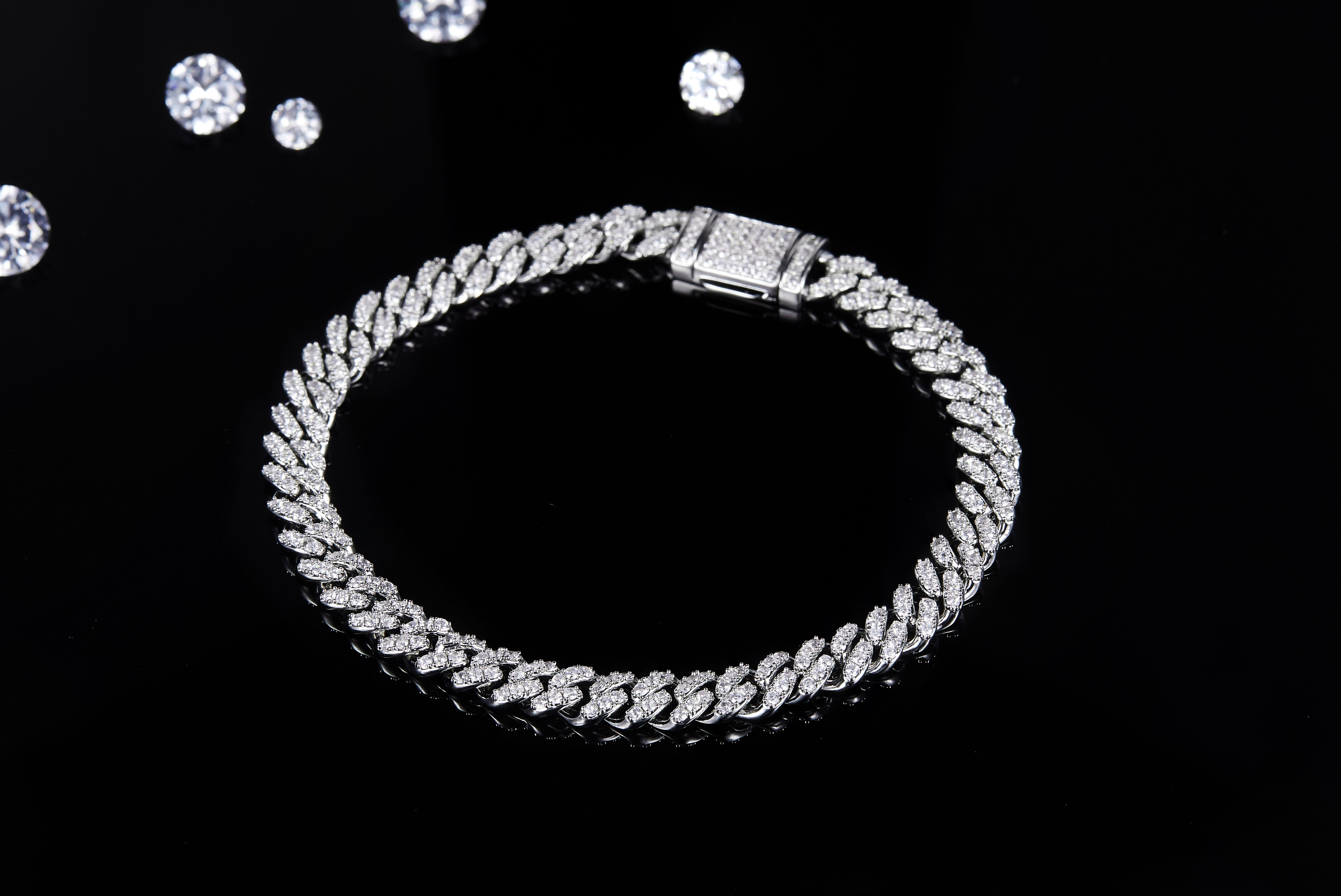 Bracciale Moissanite intarsiato in argento sterling 925 placcato oro