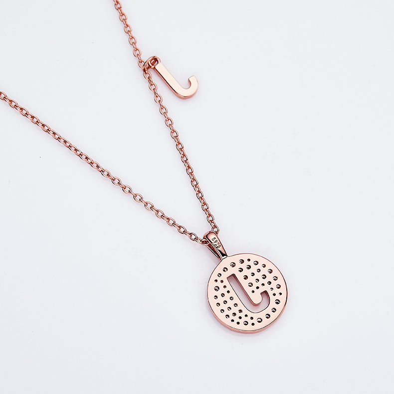 Serie alfabetica J Bella collana in oro rosa