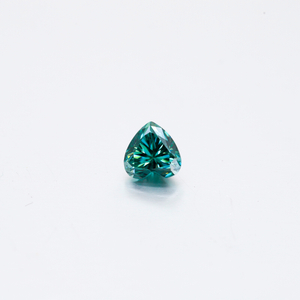 Moissanite VVS con taglio a cuore verde di alta qualità per la creazione di gioielli