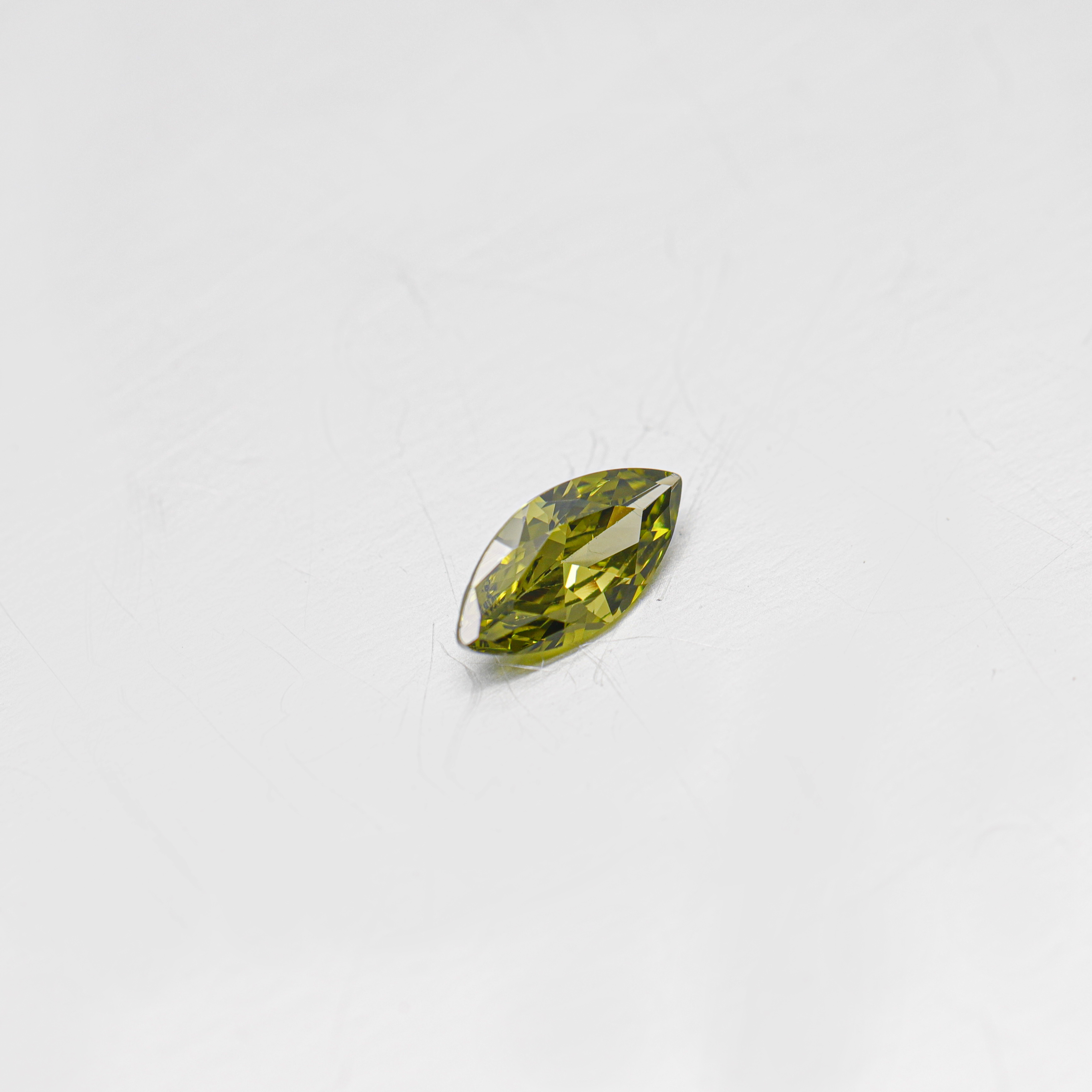 Nuovo colore verde oliva Cubic Zirconia di alta qualità con taglio Marquise