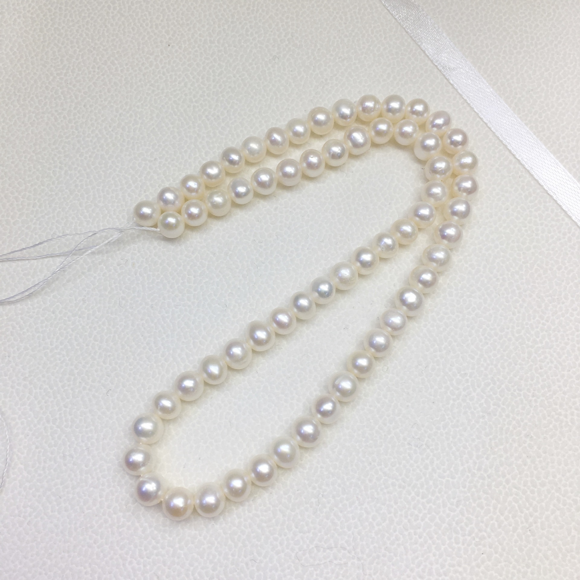 Bianco 6 mm foro passante, quasi rotondo, leggero difetto, perle d'acqua dolce naturali, gioielli fai da te, collana, bracciale, materie prime