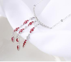 Ciondolo di fidanzamento con gioielli in argento sterling 925 con collana di rubini da donna