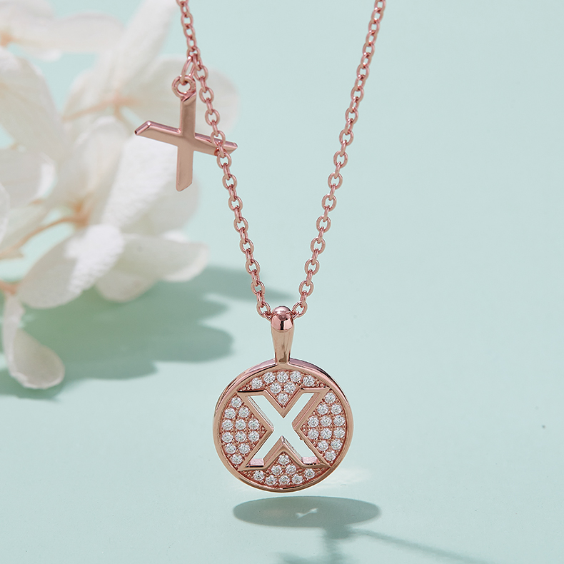 Serie alfabetica X Bella collana in oro rosa