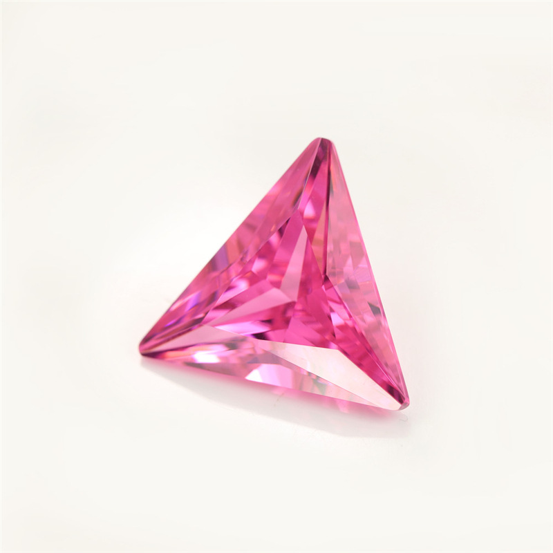 Zirconia cubica a triangolo rosa brillante 5A per gioielli