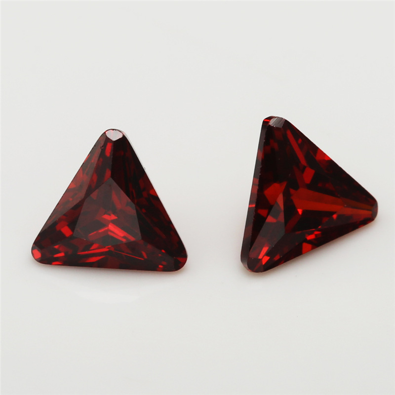 5A Oxblood Red Manufacturing Triangolo all'ingrosso Zirconia cubica per gioielli