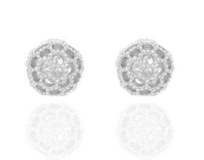 Piccoli orecchini alla moda placcati in argento sterling 925 con fiore scavato