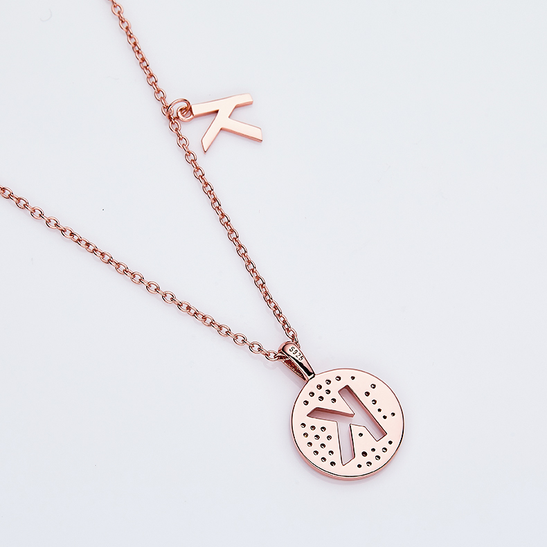 Collana alfabetica K Lovely in oro rosa