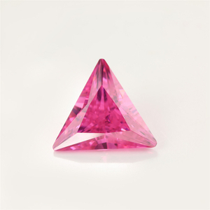 Zirconia cubica a triangolo rosa brillante 5A per gioielli