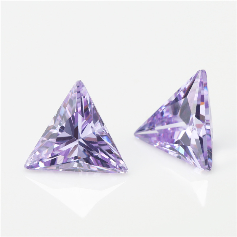 Produttore all'ingrosso 5A Triangolo di lavanda Cubic Zirconia per gioielli