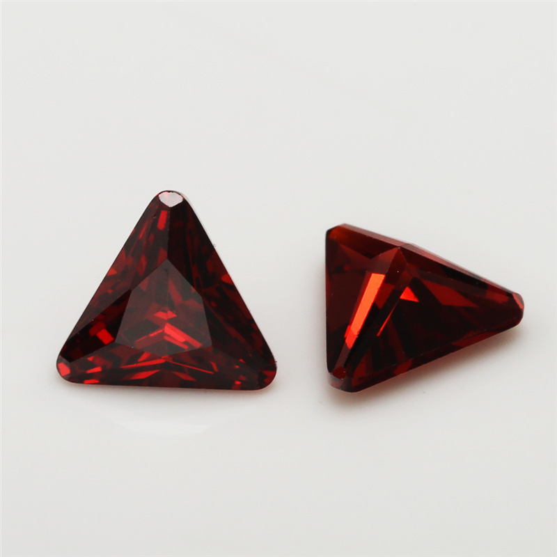 5A Oxblood Red Manufacturing Triangolo all'ingrosso Zirconia cubica per gioielli