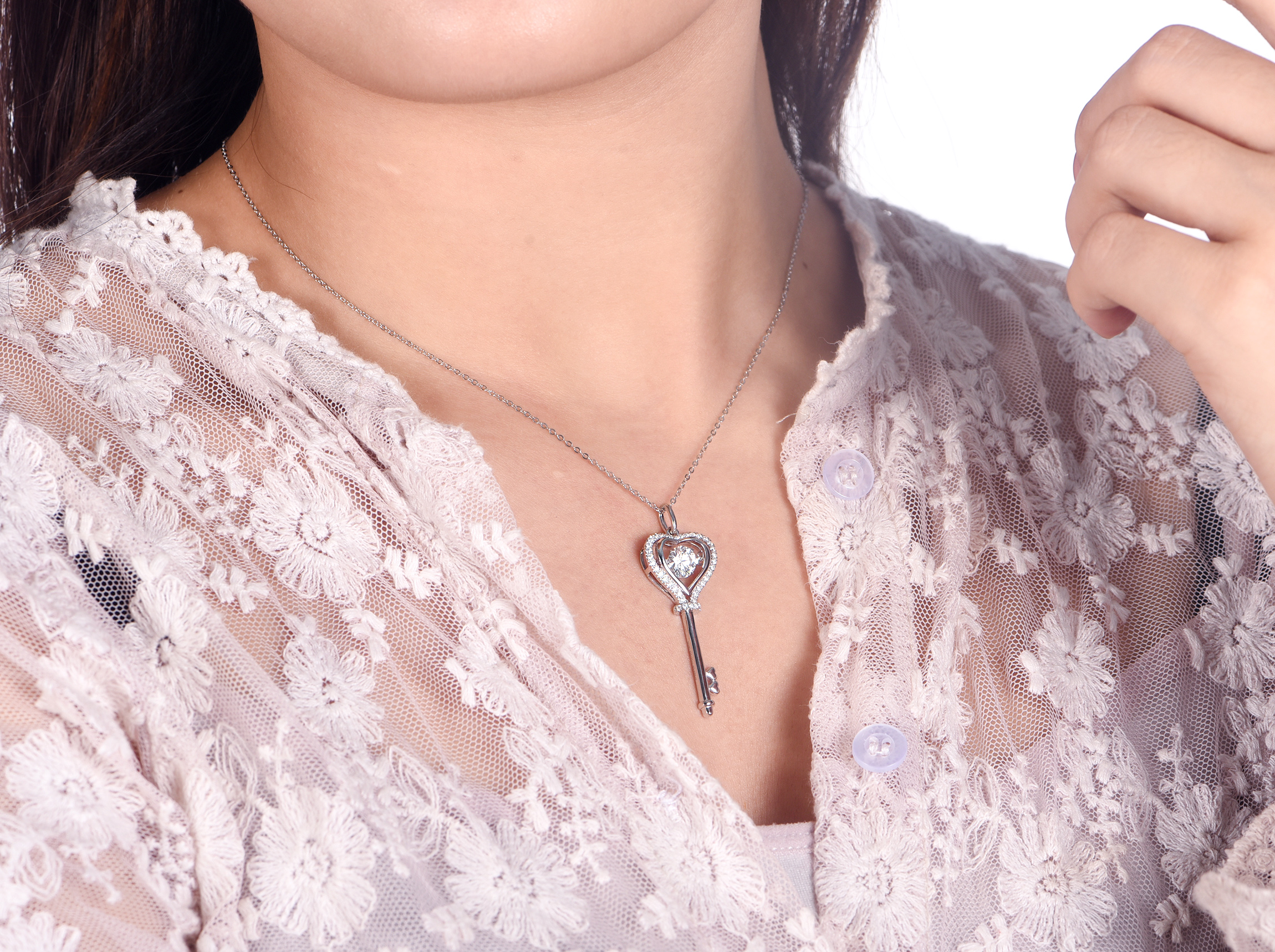 Collana Moissanite in platino 14K con placcatura in argento sterling 925 con chiave magica