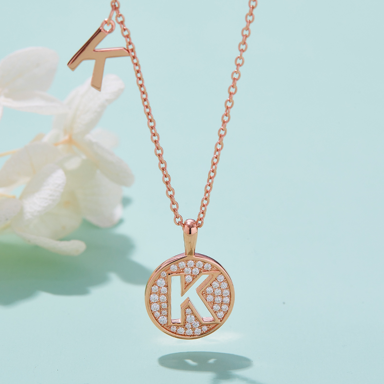 Collana alfabetica K Lovely in oro rosa