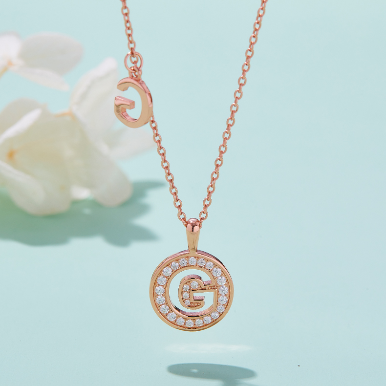 Serie alfabetica G Bella collana in oro rosa