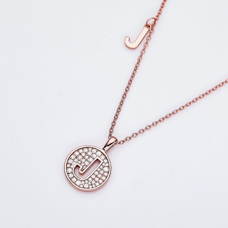 Serie alfabetica J Bella collana in oro rosa