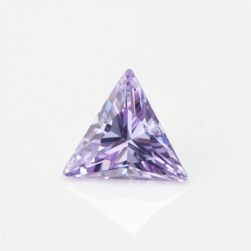 Produttore all'ingrosso 5A Triangolo di lavanda Cubic Zirconia per gioielli